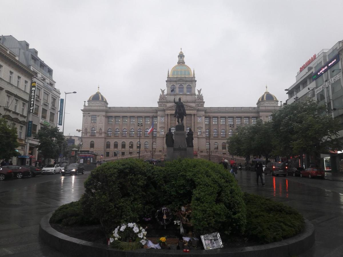 Apartman Exclusive Praha Bagian luar foto